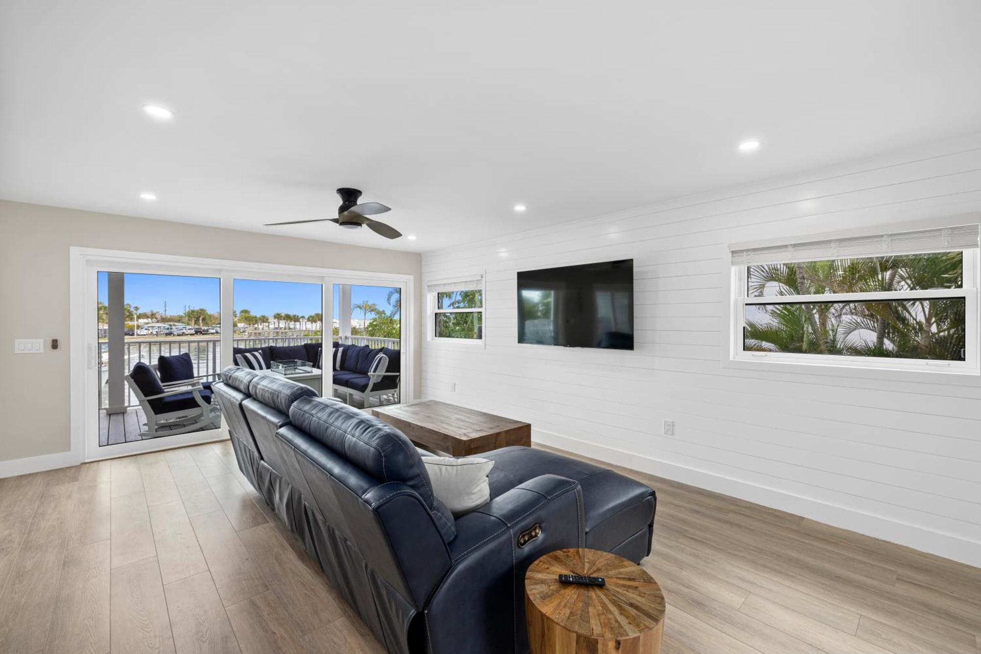 Chadwick Cove Marina Aparthotel Englewood Bagian luar foto