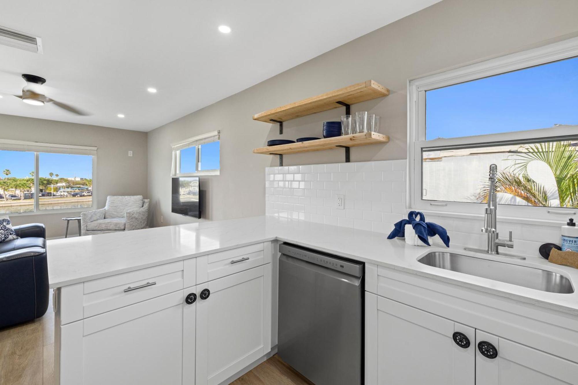 Chadwick Cove Marina Aparthotel Englewood Bagian luar foto
