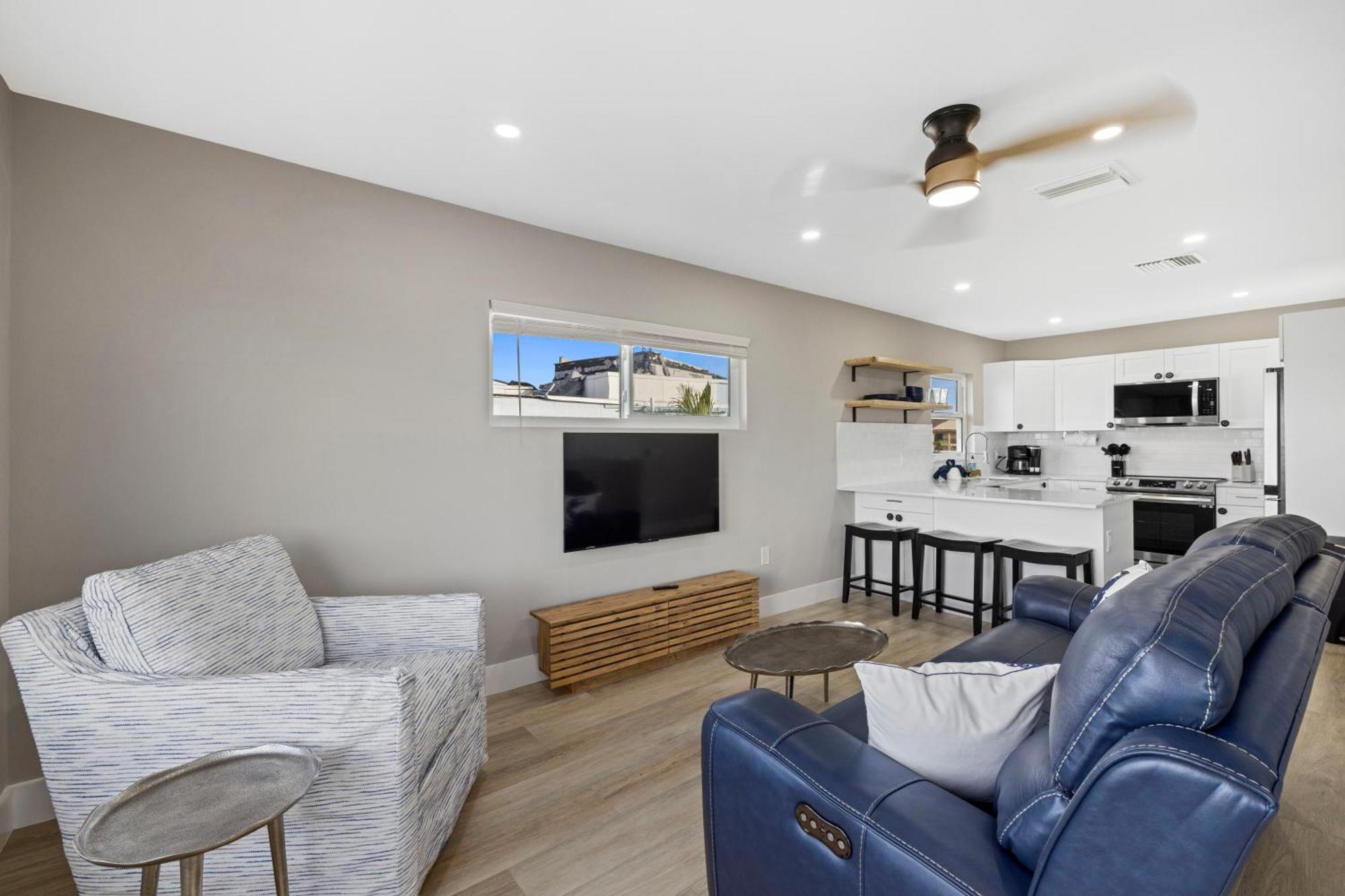 Chadwick Cove Marina Aparthotel Englewood Bagian luar foto