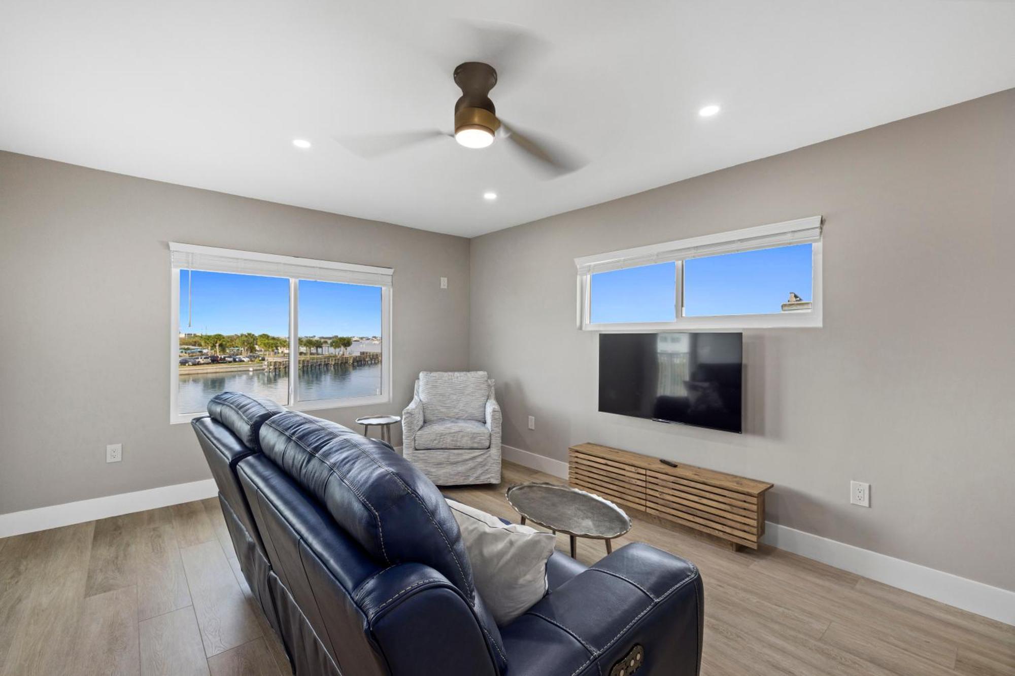Chadwick Cove Marina Aparthotel Englewood Bagian luar foto