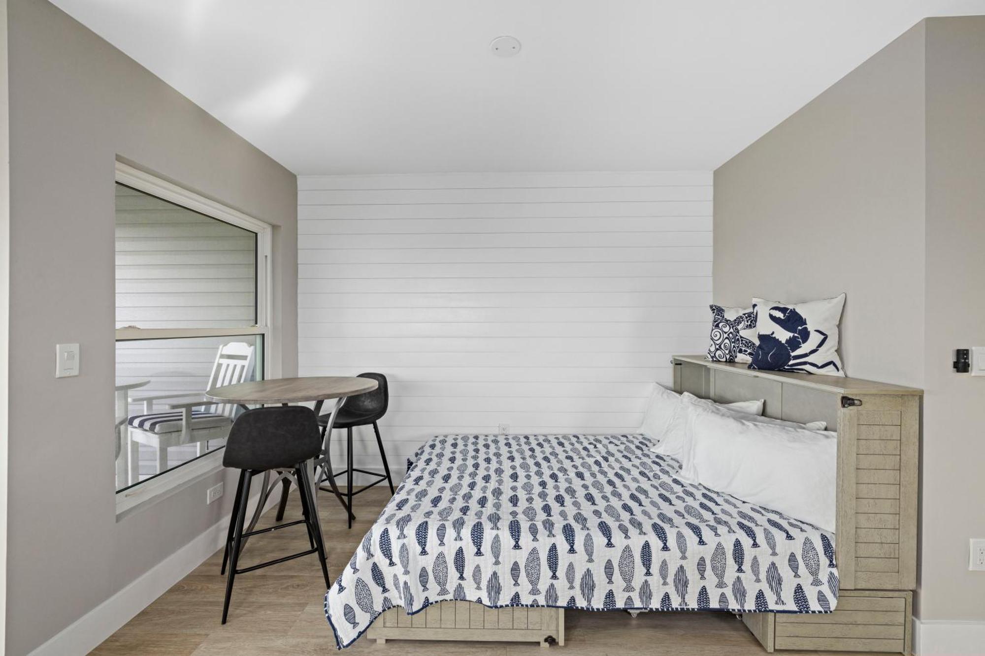 Chadwick Cove Marina Aparthotel Englewood Bagian luar foto